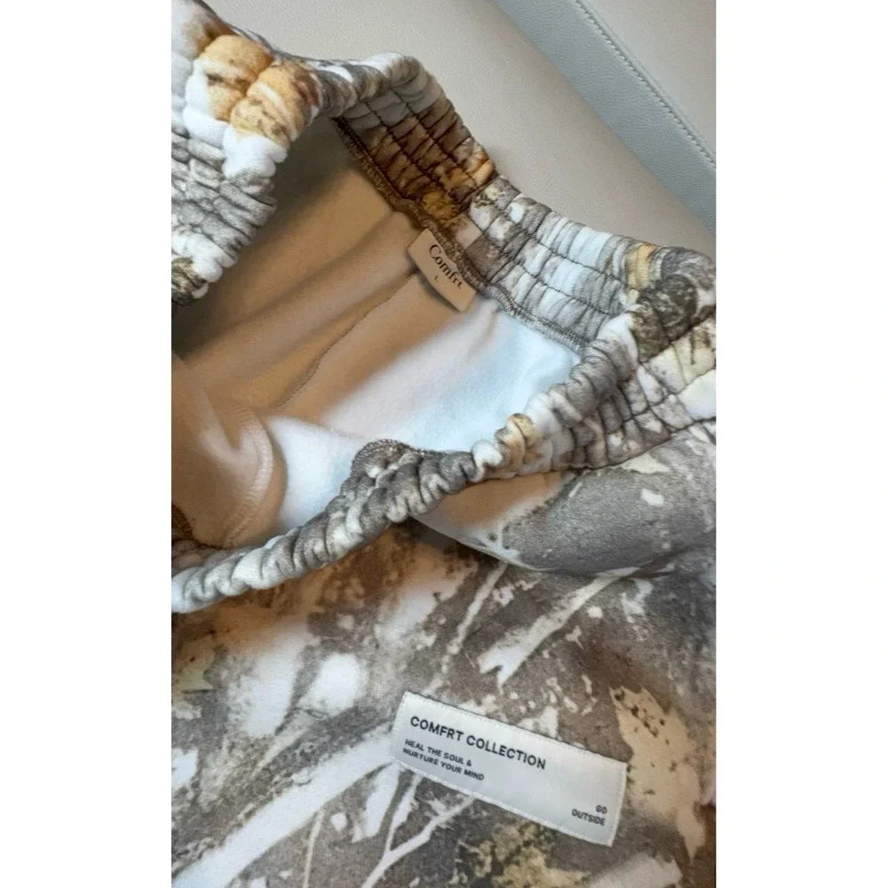 Unisex size LARGE Comfrt camouflage sweats. Super soft. EUC.